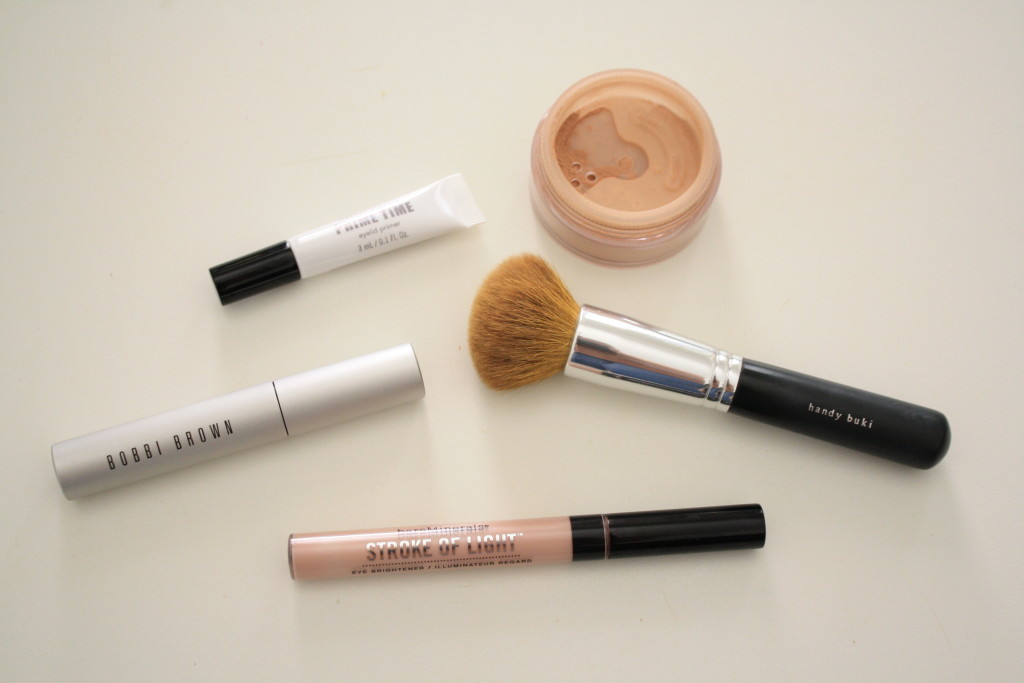 Bare Minerals Bare Escentuals best makeup brush application, beauty essentials every woman needs, top everyday beauty essentials, eyeshadow primer, undereye concealer, Bobbi Brown smokey eye mascara review