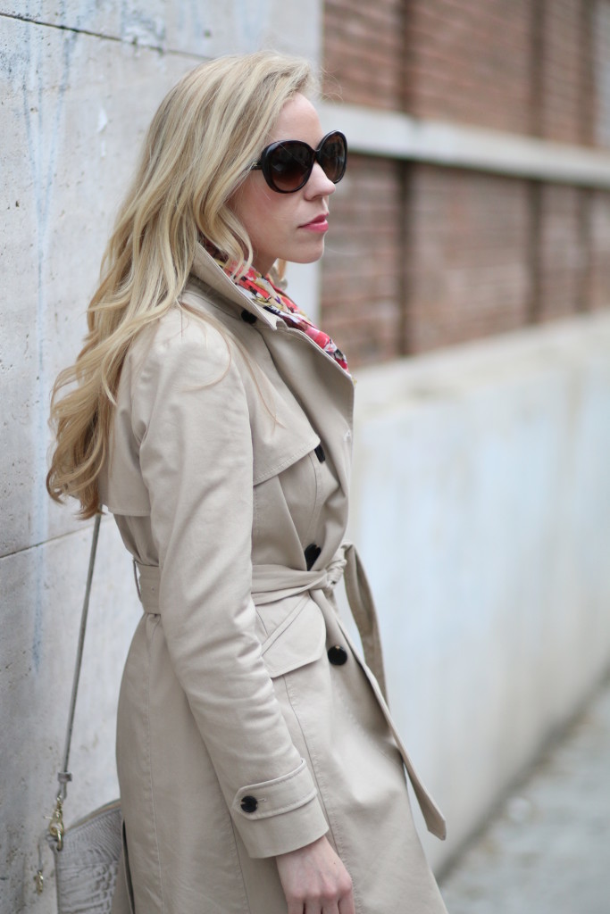Ann Taylor khaki trench coat, classic trench coat outfit, Chanel tortoiseshell sunglasses, Italian fashion blog