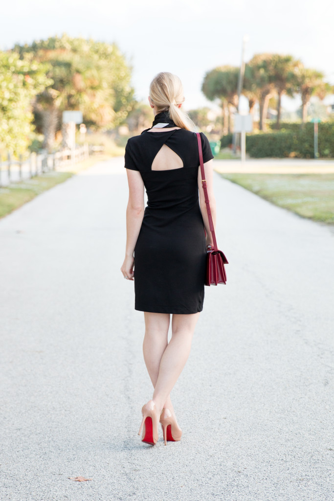 Black dress best sale red pumps