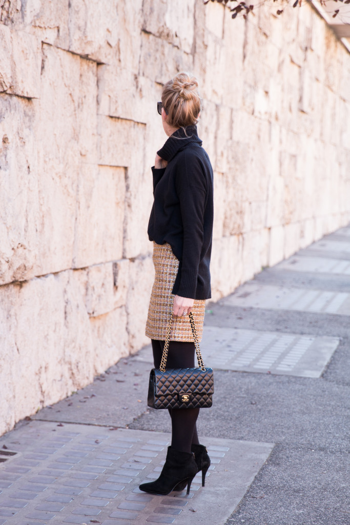 new years outfit with sparkly skirt how to wear sparkly mini skirt oversized sweater with mini skirt outfit Chanel medium classic flap bag black lambskin gold hardware Meagan s Moda