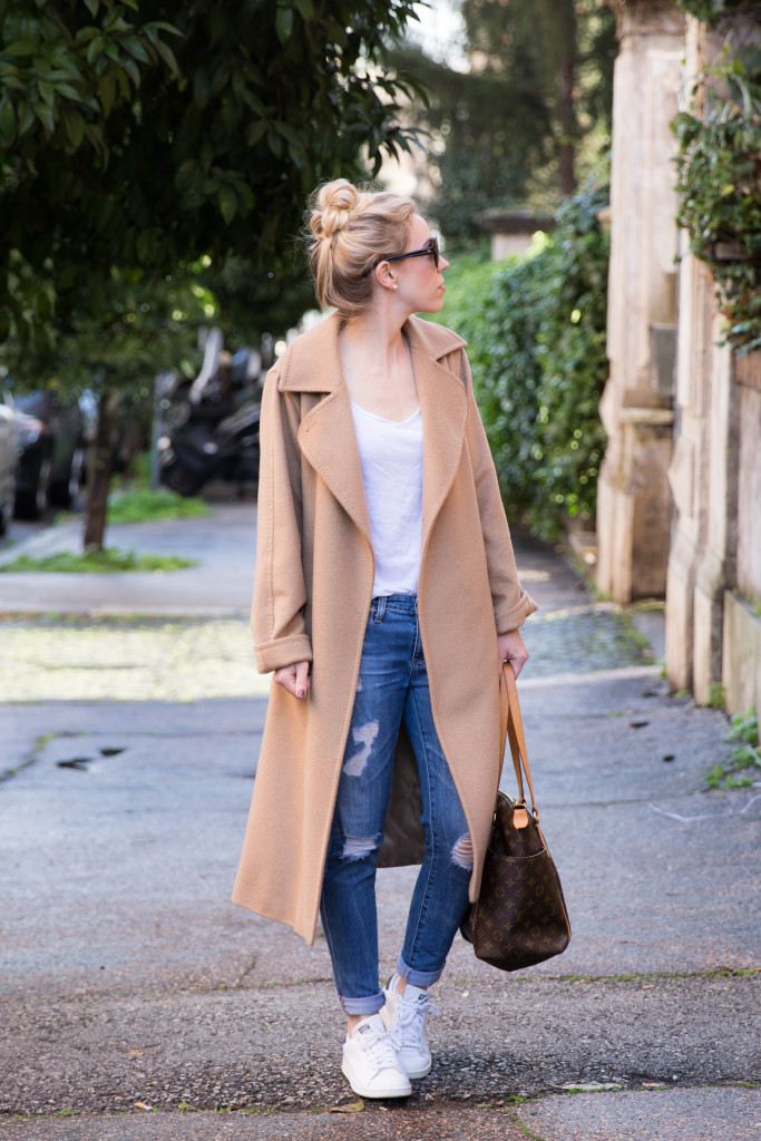 Camel coat 2024 and trainers