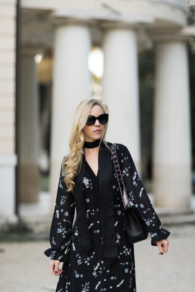 black-floral-maxi-dress-with-black-skinny-scarf-chanel-jumbo-classic-flap-bag-black-caviar-silver-hardware-stila-baci-nude-pink-lipstick