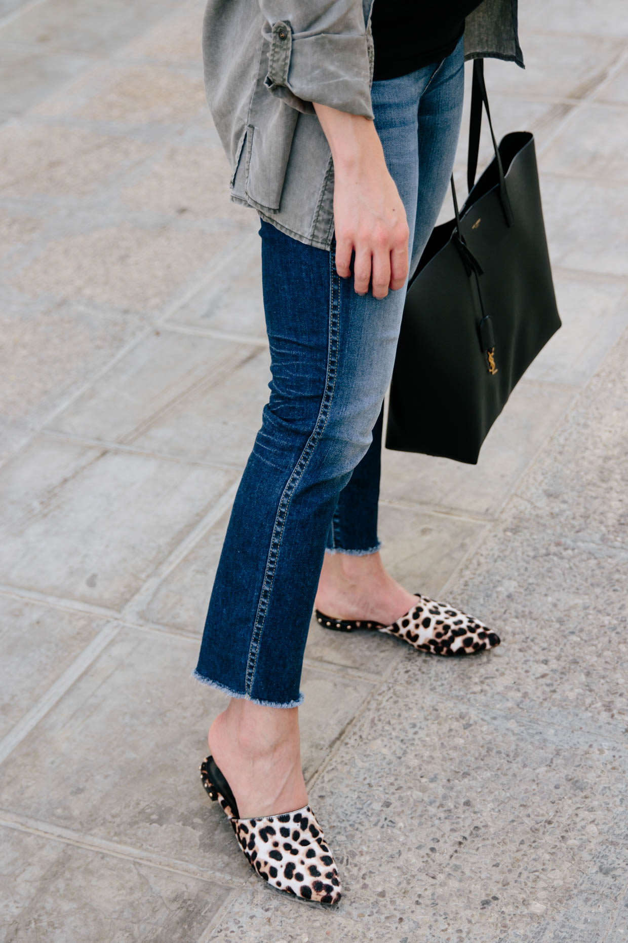 pointed toe leopard mules