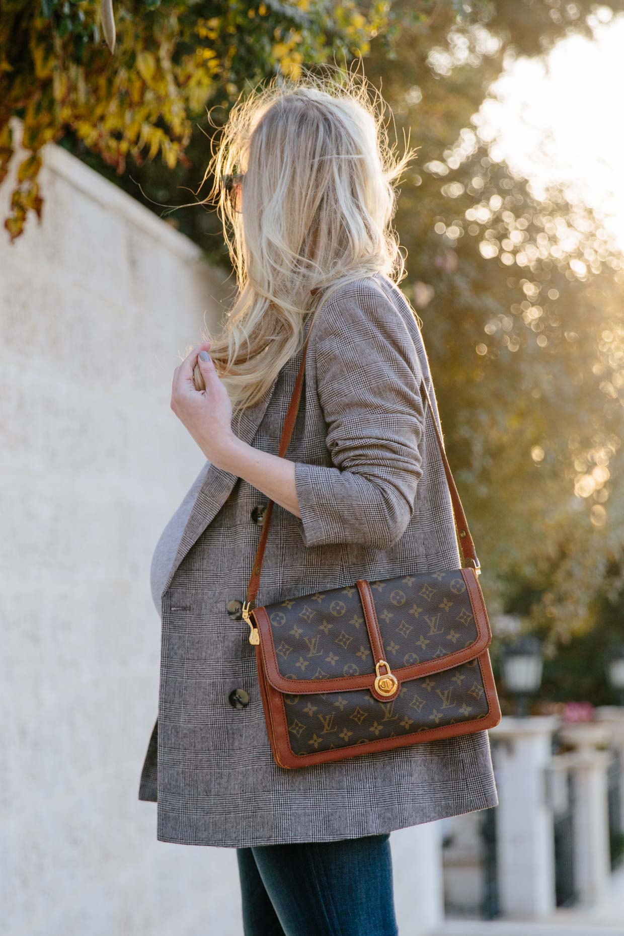 How to wear an oversized plaid blazer, oversized plaid blazer with vintage Louis  Vuitton Passy bag fall outfit - Meagan's Moda