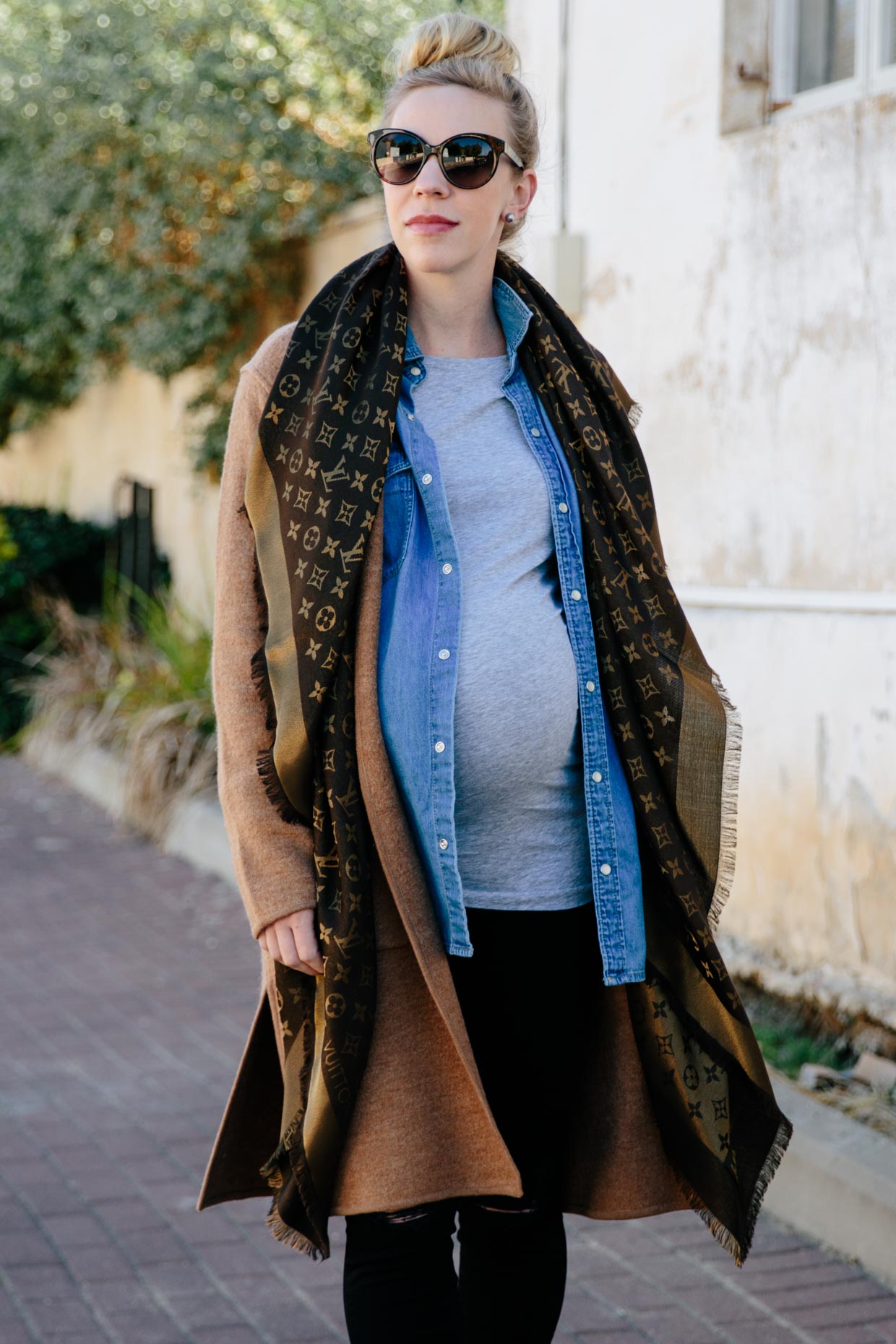 Louis Vuitton Fashion bag, scarf, brown jumper, jeans. Fall autumn elegant  women fashion outfit clothin…