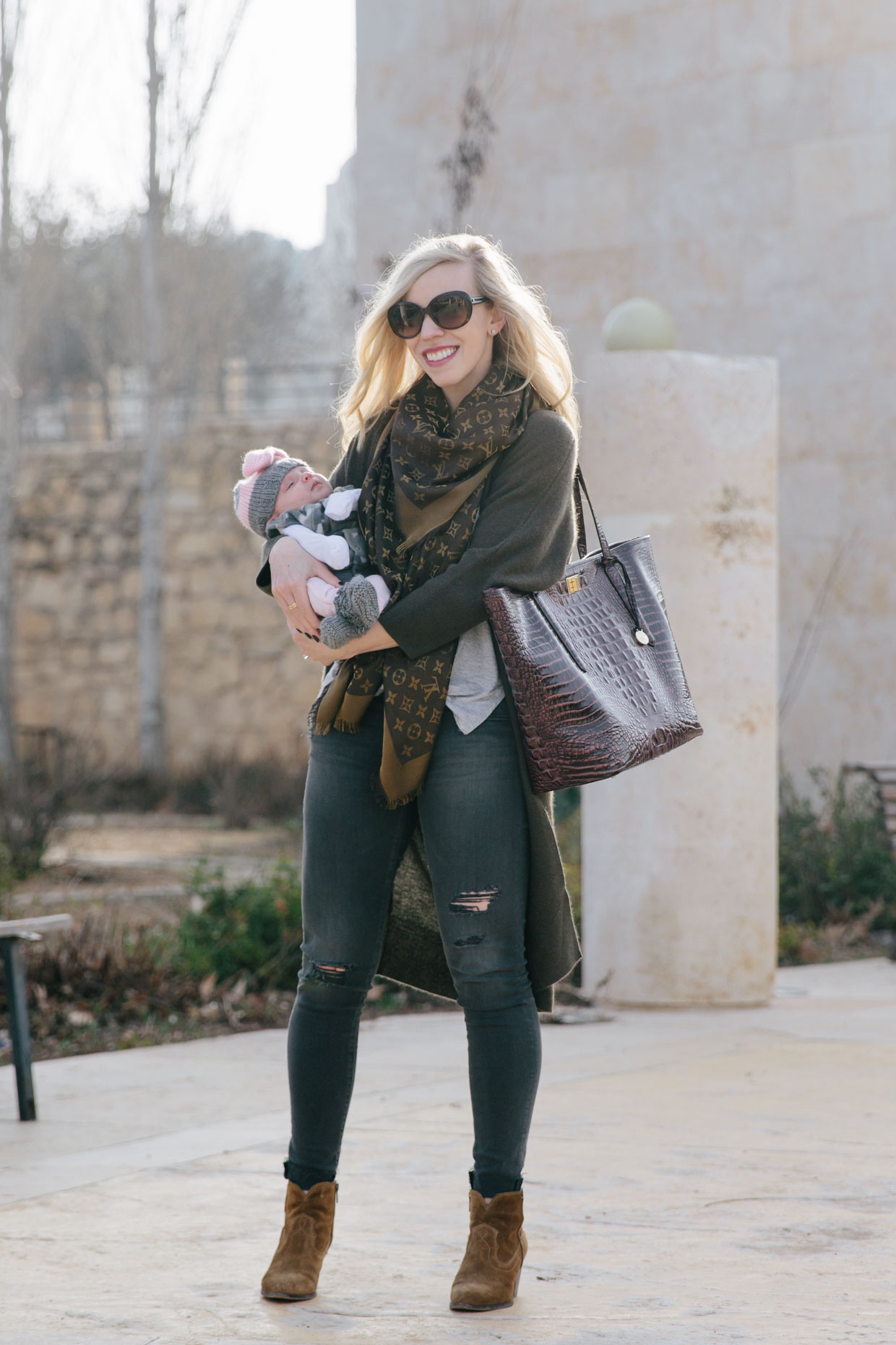 My Go-To Mom Style & Life with a Newborn - Meagan's Moda