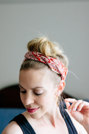 How to Wear a Scarf as a Headband in 6 Easy Steps - Meagan's Moda