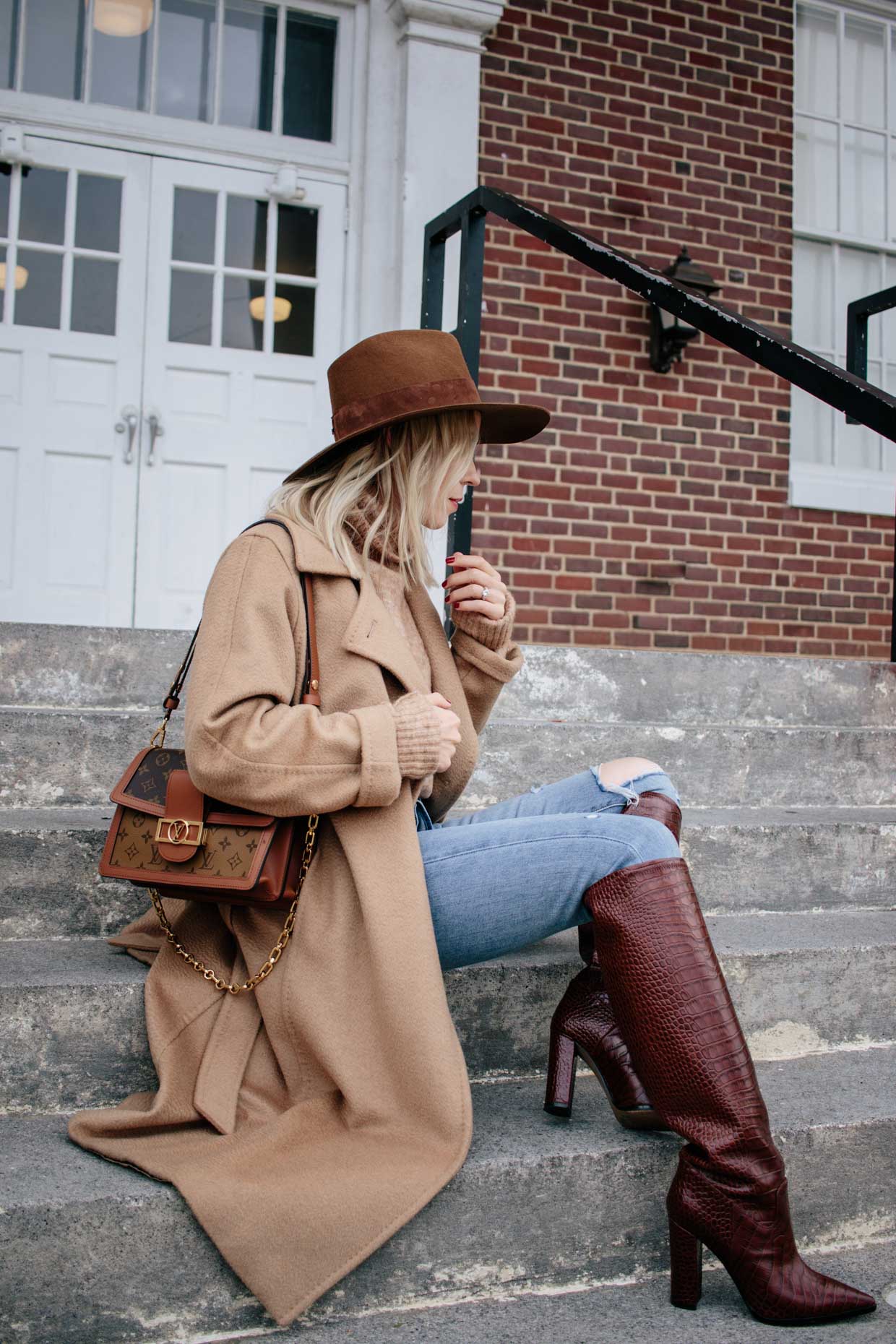 Styling a Duster Jacket with a Bodycon Dress & Sock Boots