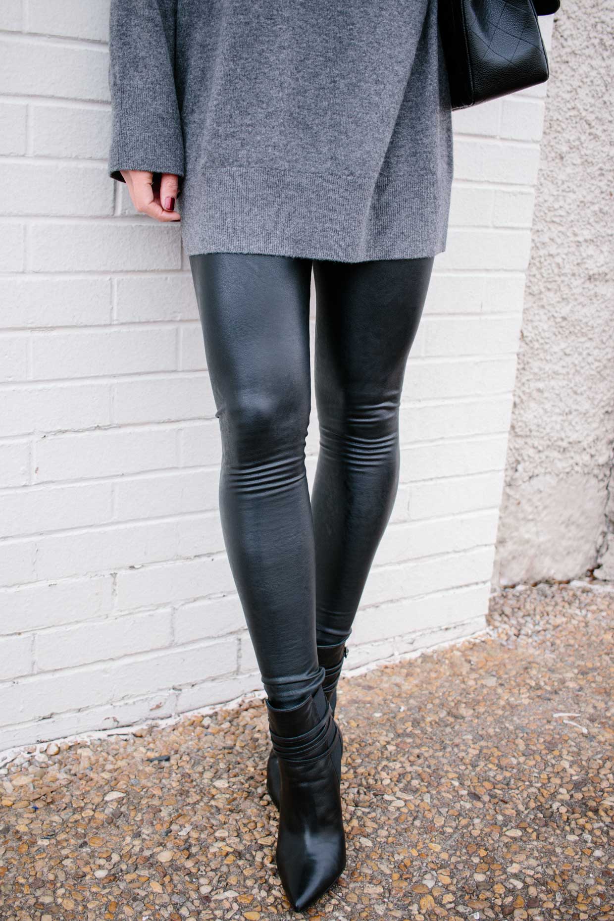 How to style the faux leather commando leggings for the weekend  Faux  leather leggings outfit, Leather leggings outfit, Shiny leggings outfit