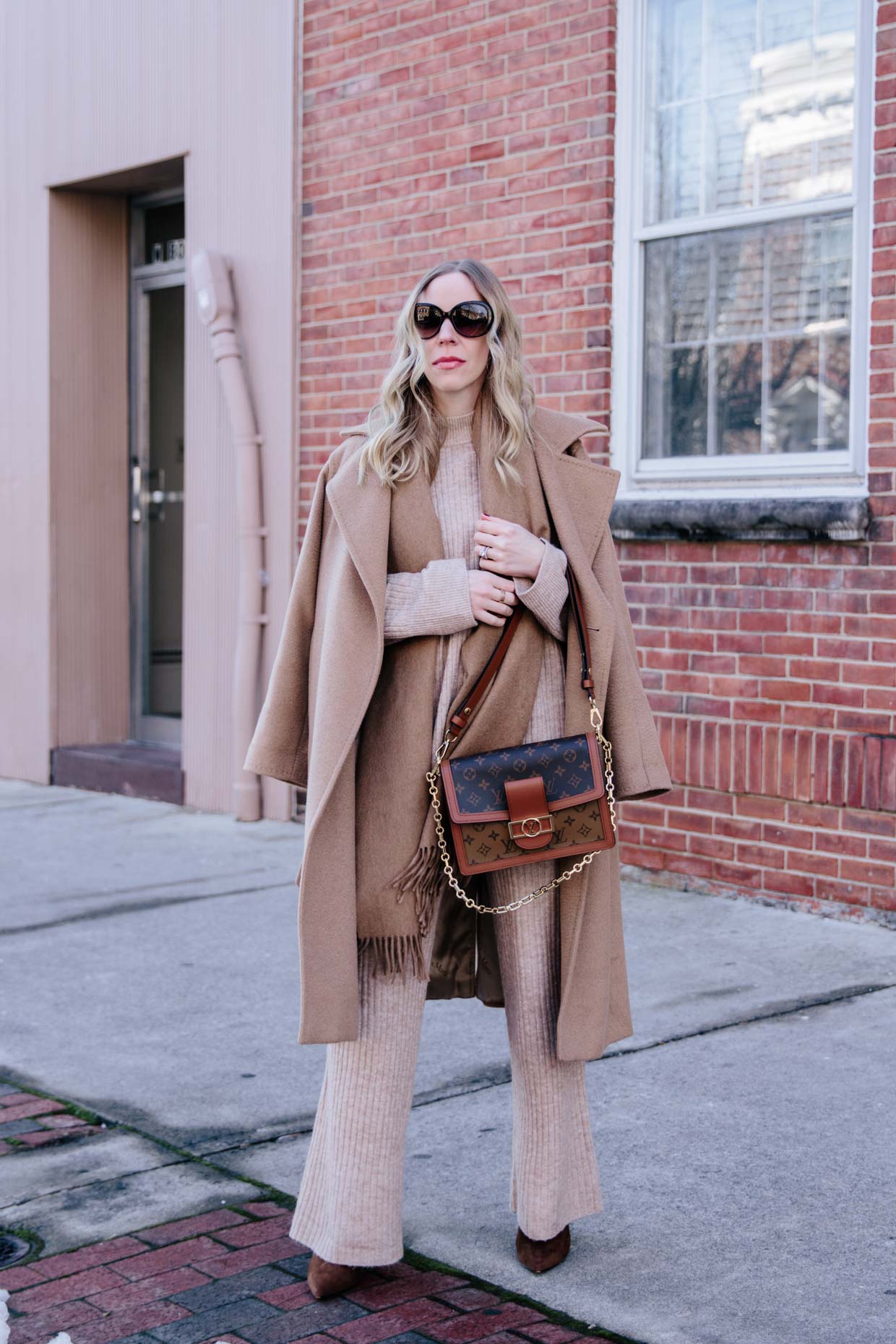 fashion-blogger-wearing-camel-coat-and-brown-louis-vuitton -shine-shawl-monogram-scarf - Meagan's Moda
