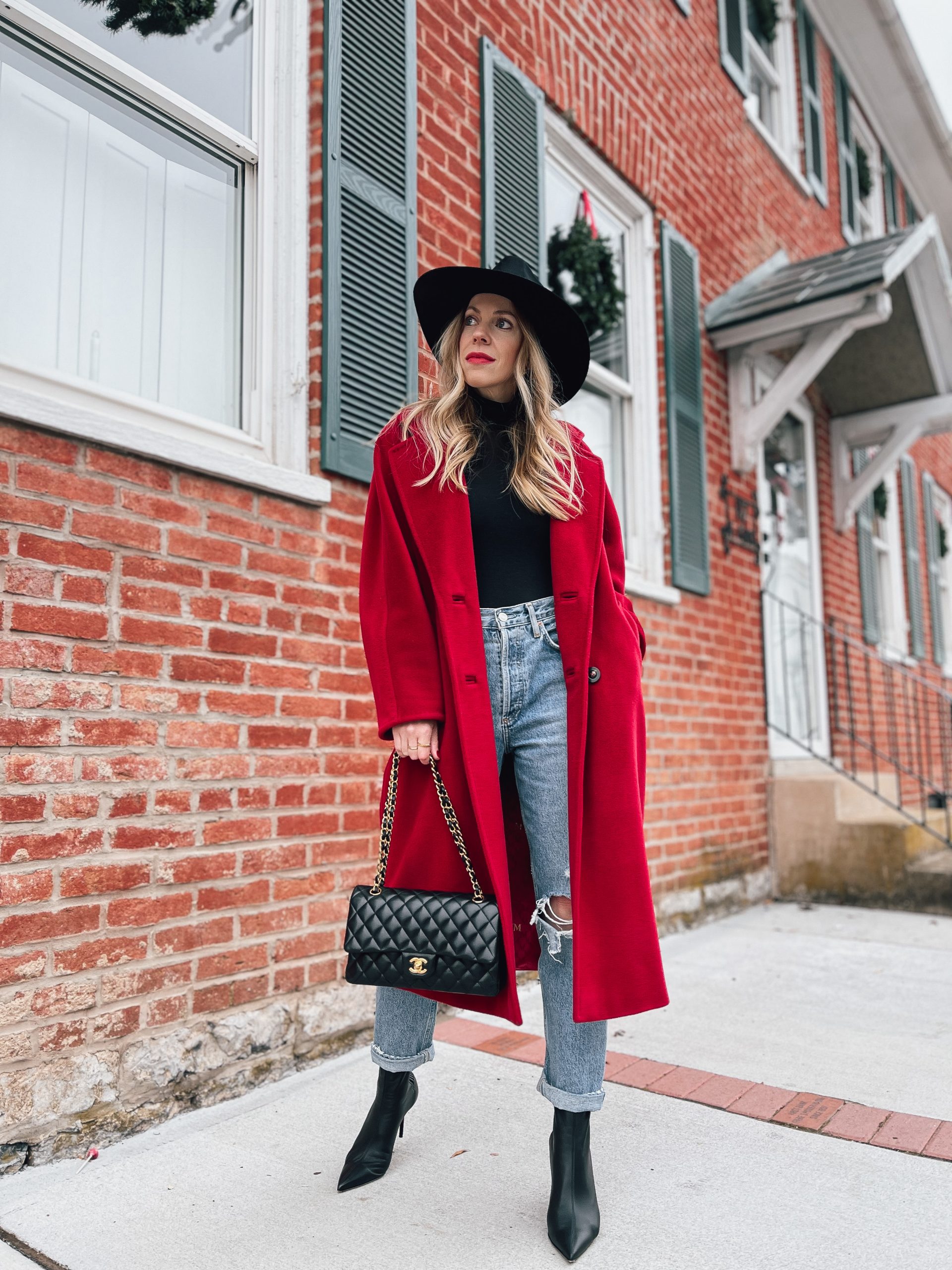 24 Gorgeous Red Coat Outfits To Recreate - Styleoholic