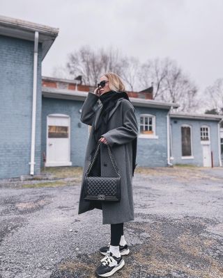 The best leather maternity leggings, maternity outfit for fall with leather  leggings and black leather ankle boots - Meagan's Moda